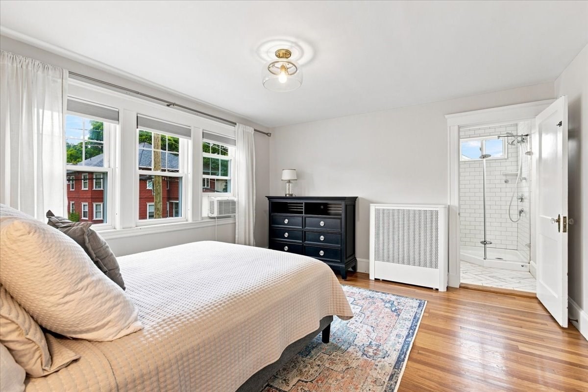 24 Nichols St
