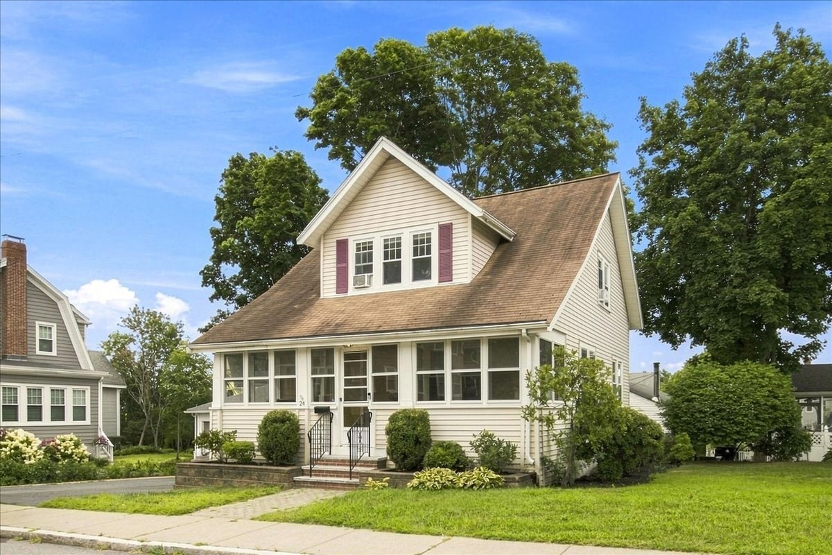 24 Nichols St