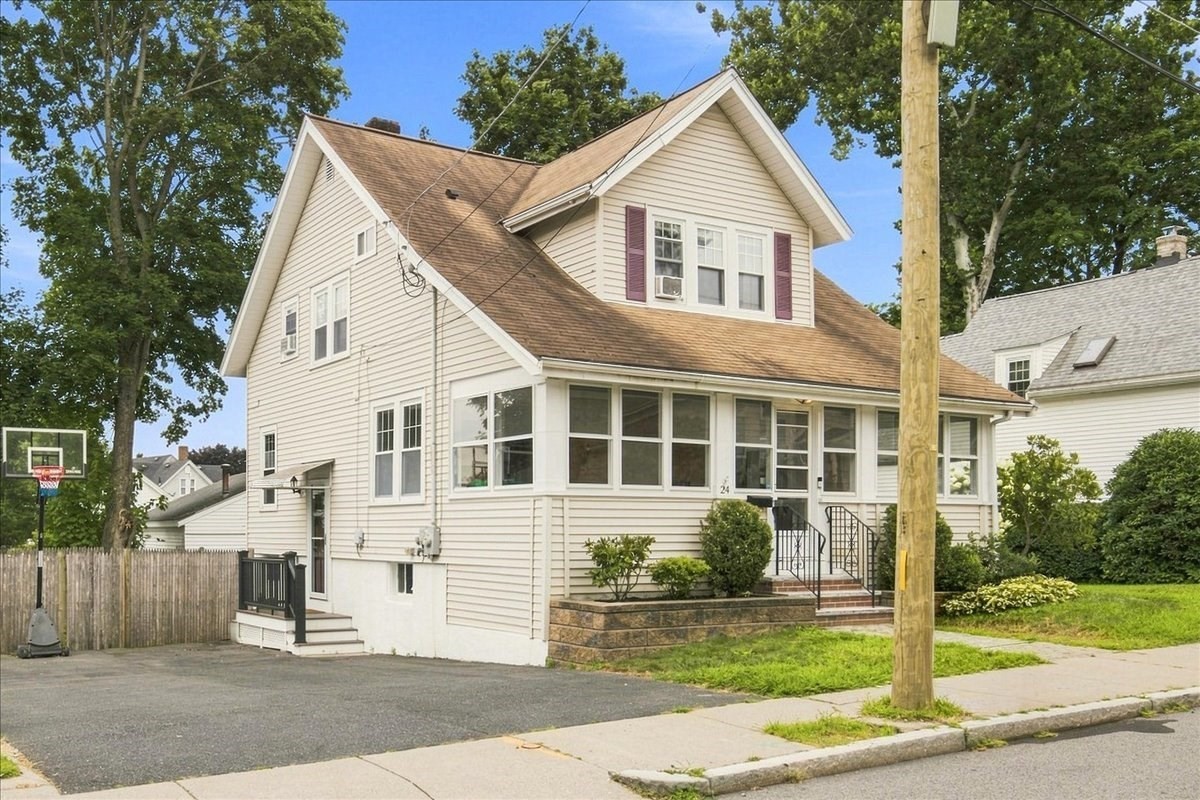 24 Nichols St