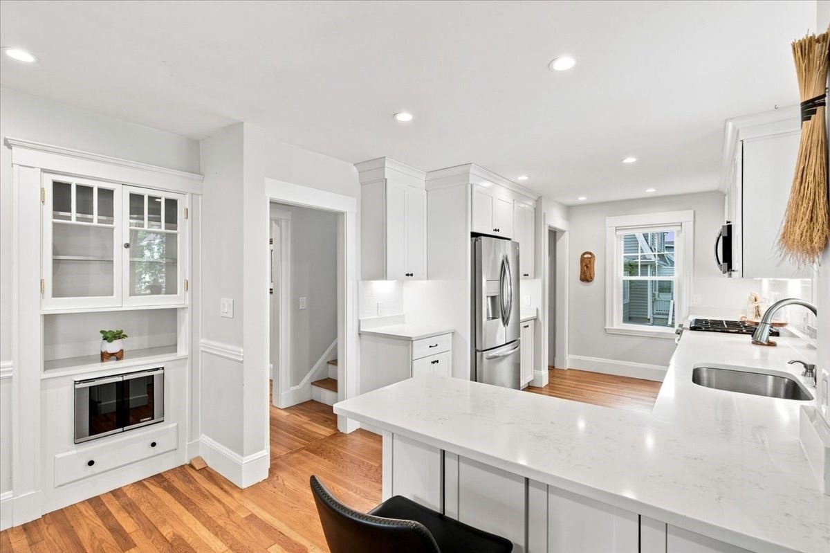 24 Nichols St