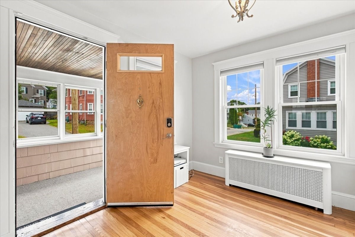 24 Nichols St