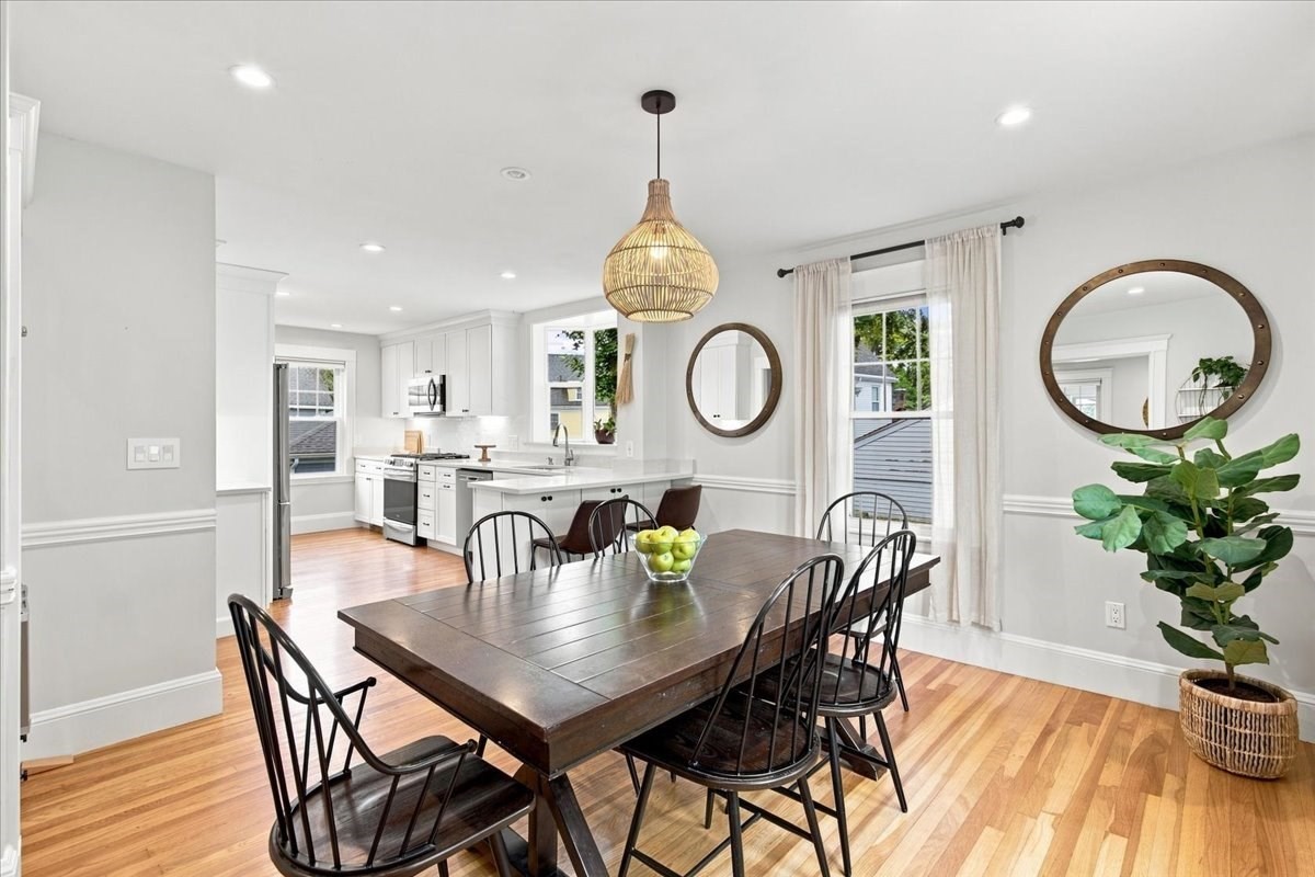 24 Nichols St