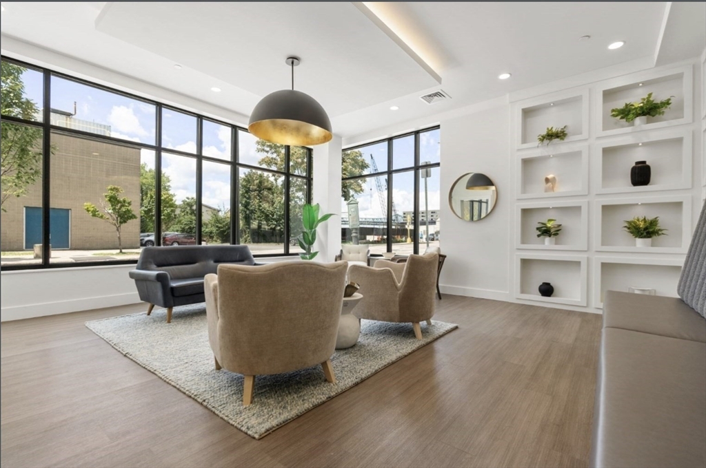 301 Border St. # 610