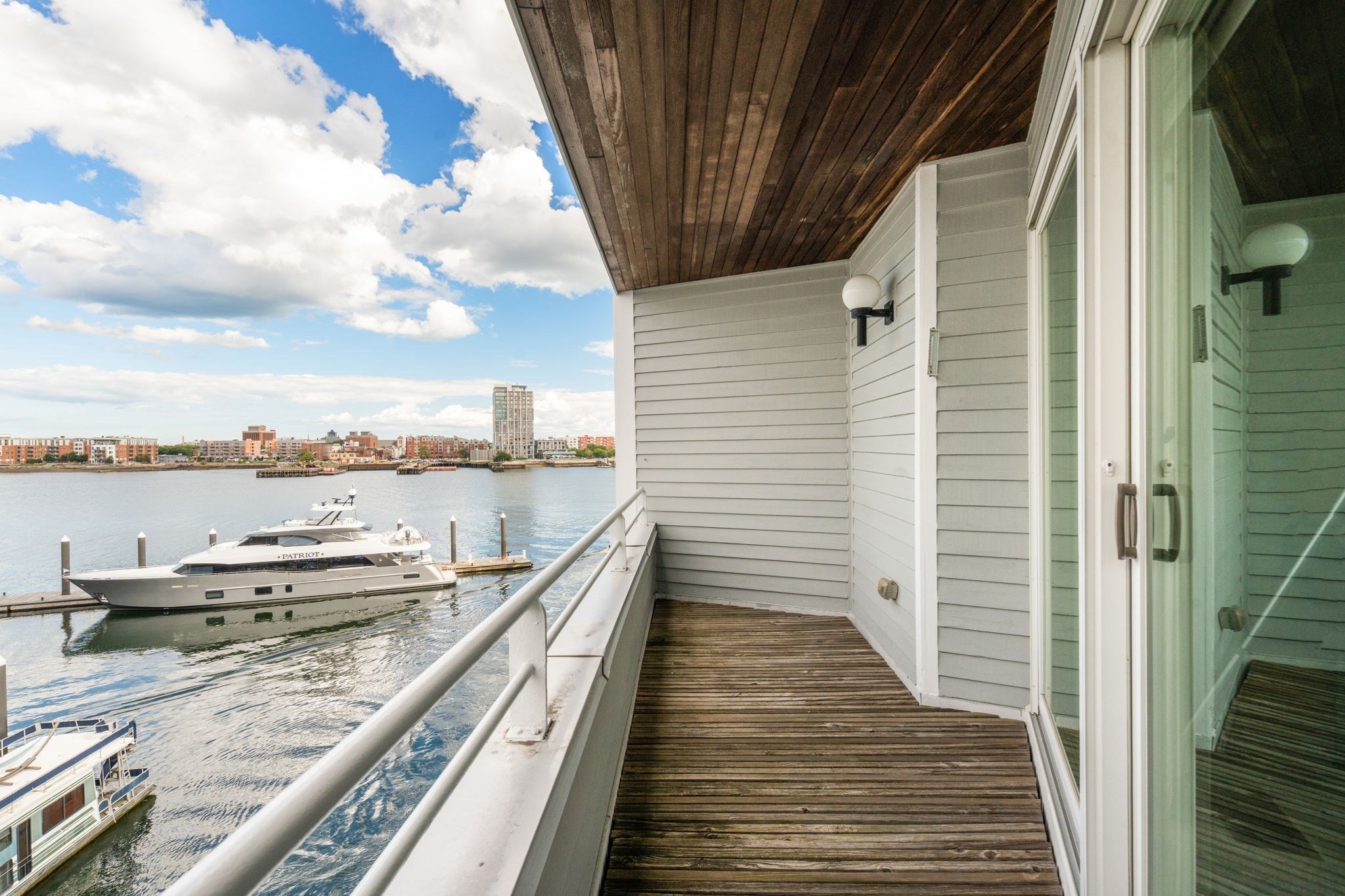 31 Constellation Wharf # 31