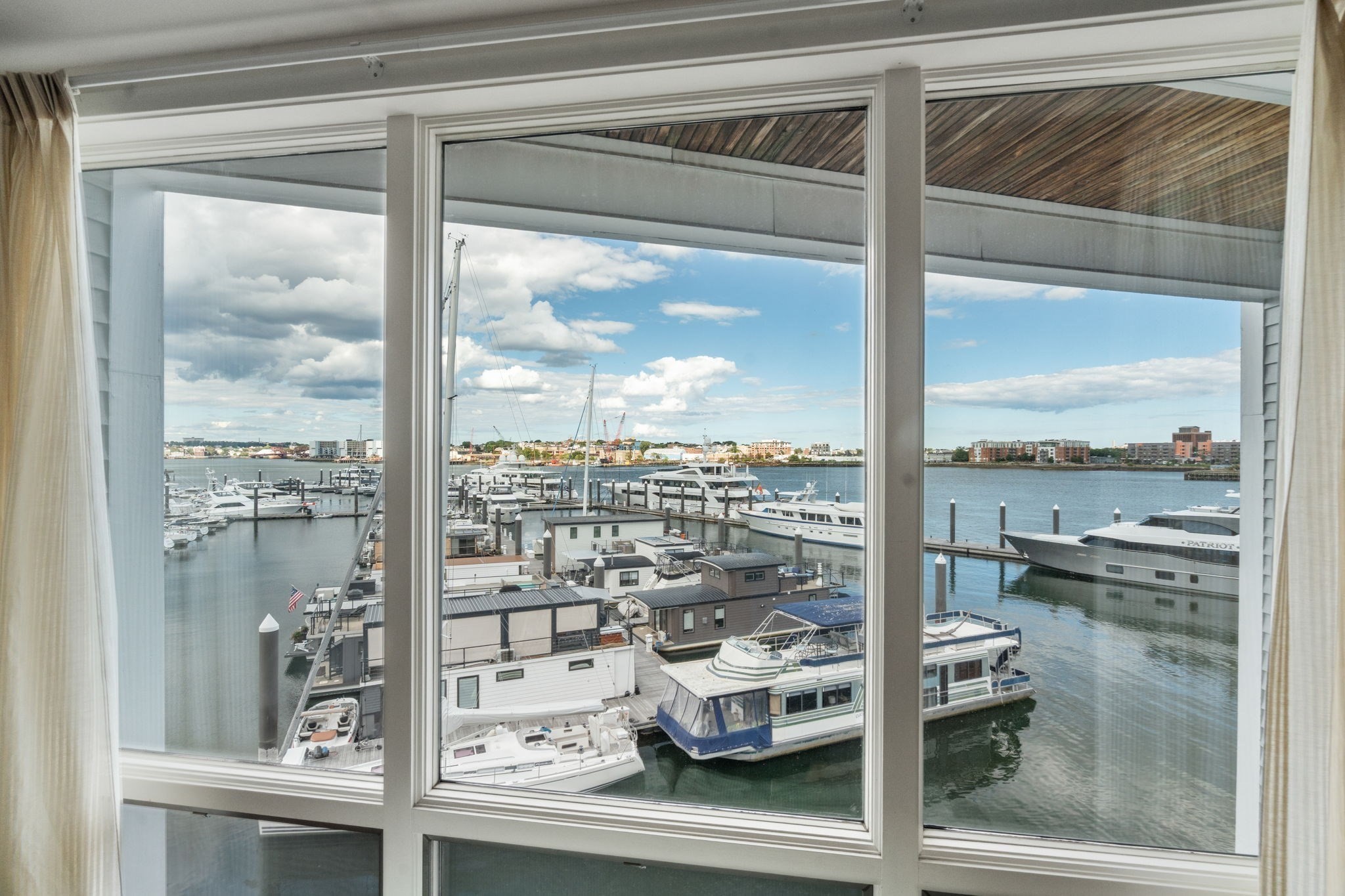 31 Constellation Wharf # 31