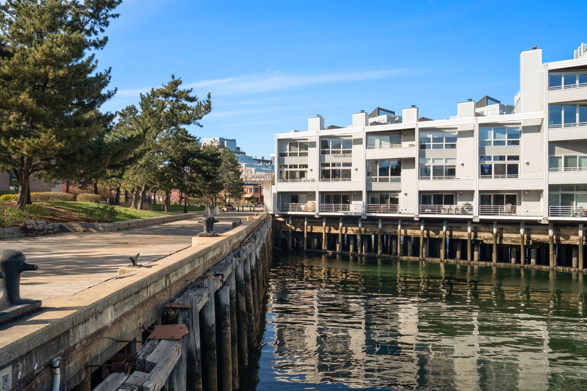31 Constellation Wharf # 31