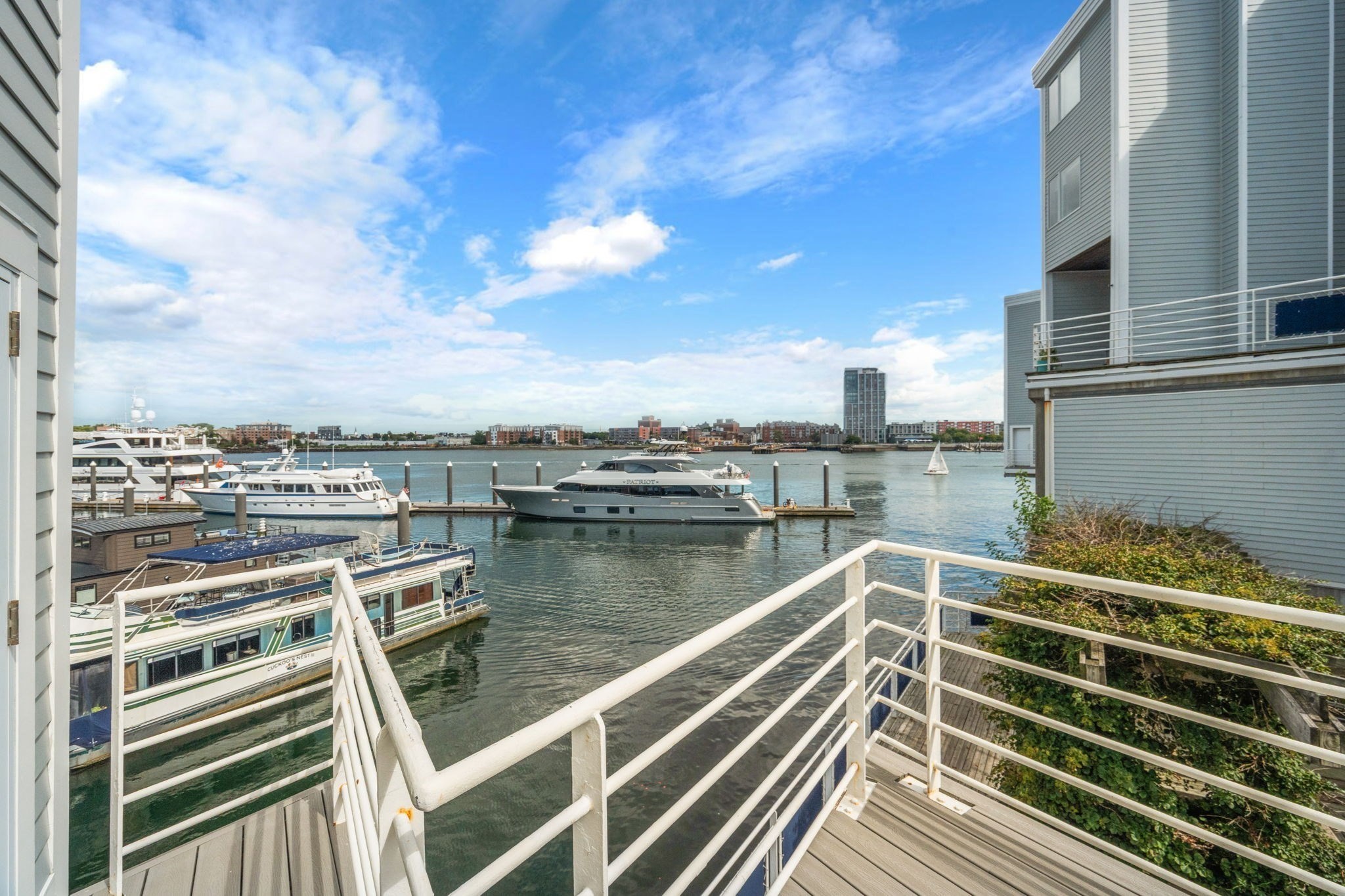 31 Constellation Wharf # 31
