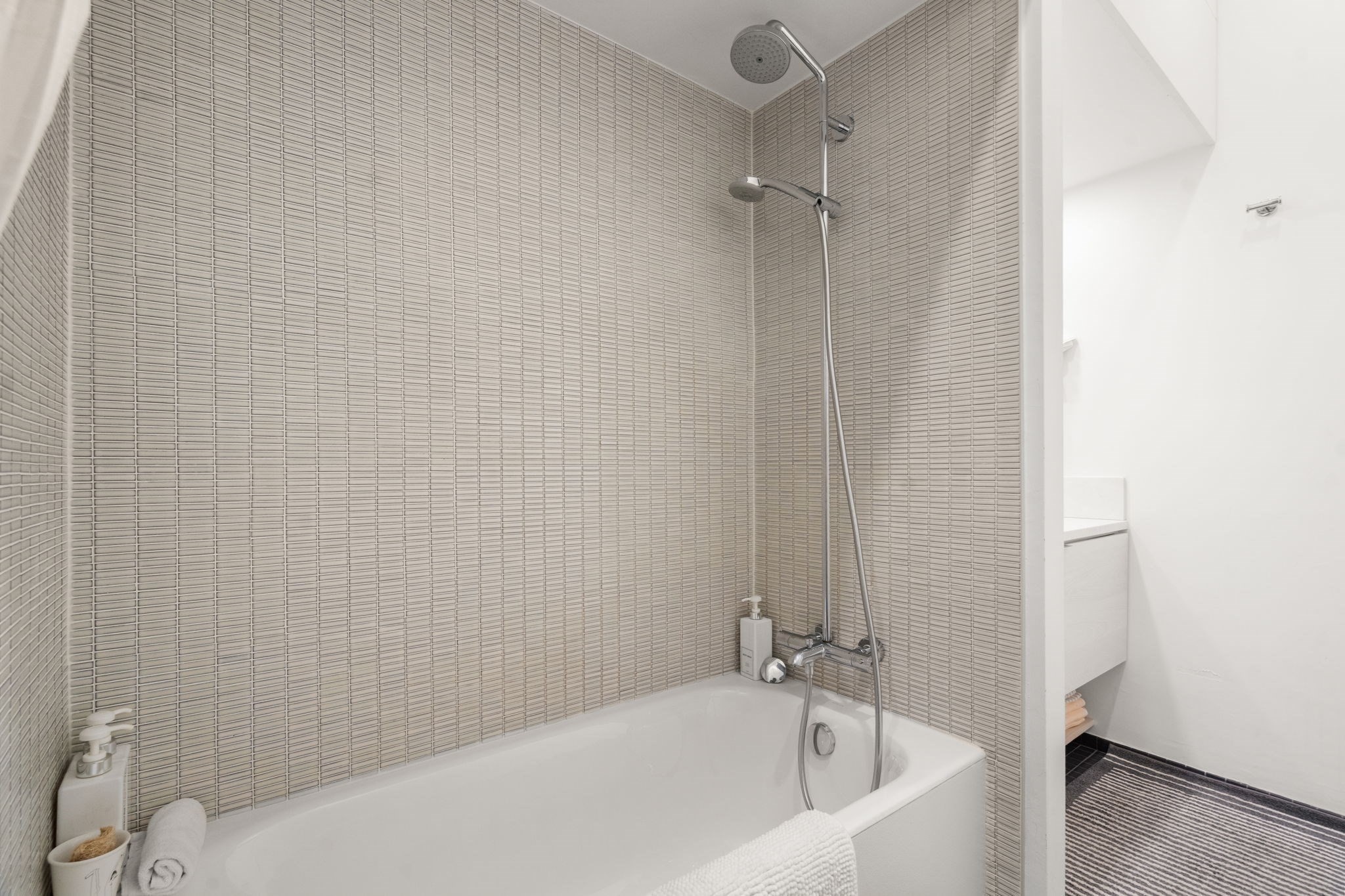 92 W Springfield Street # 2