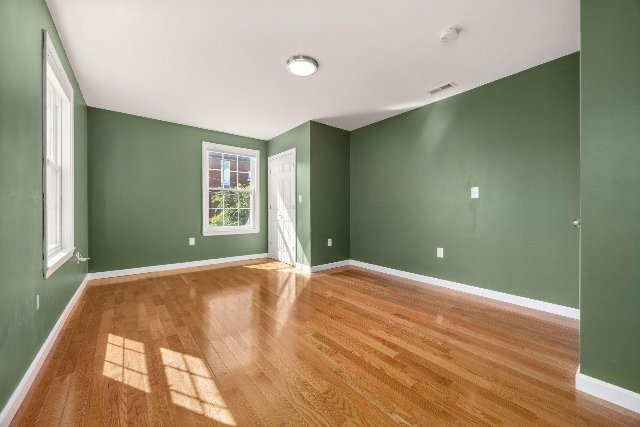 89 Devir St