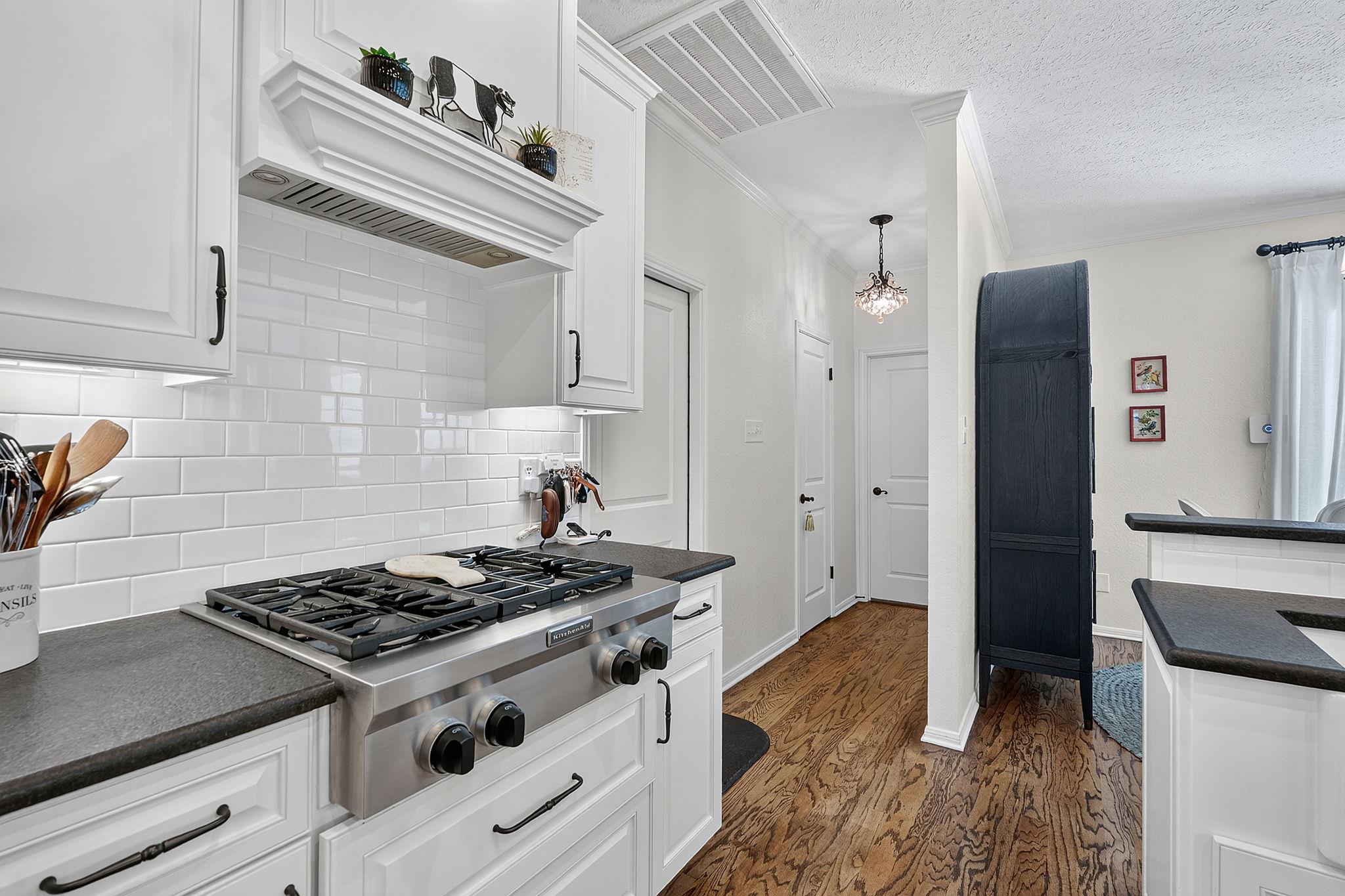 262 E Ridgewood RD