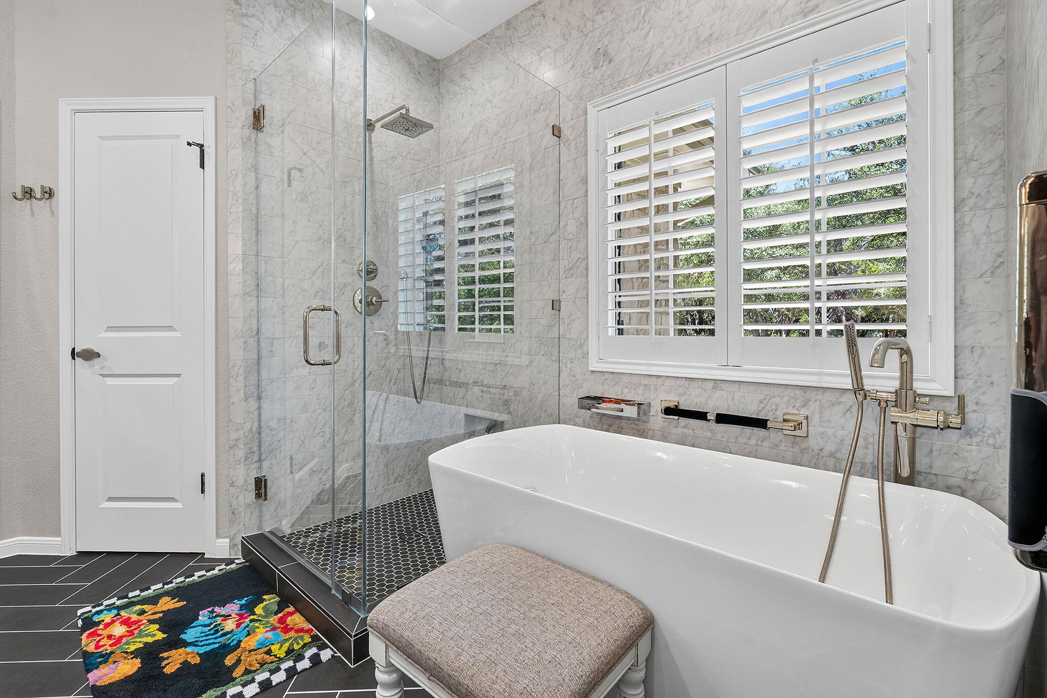 262 E Ridgewood RD