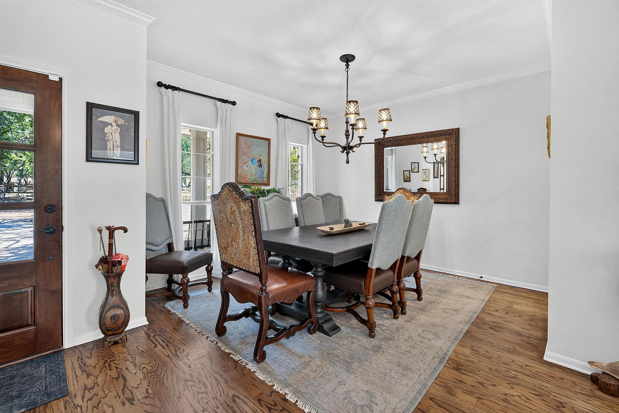 262 E Ridgewood RD