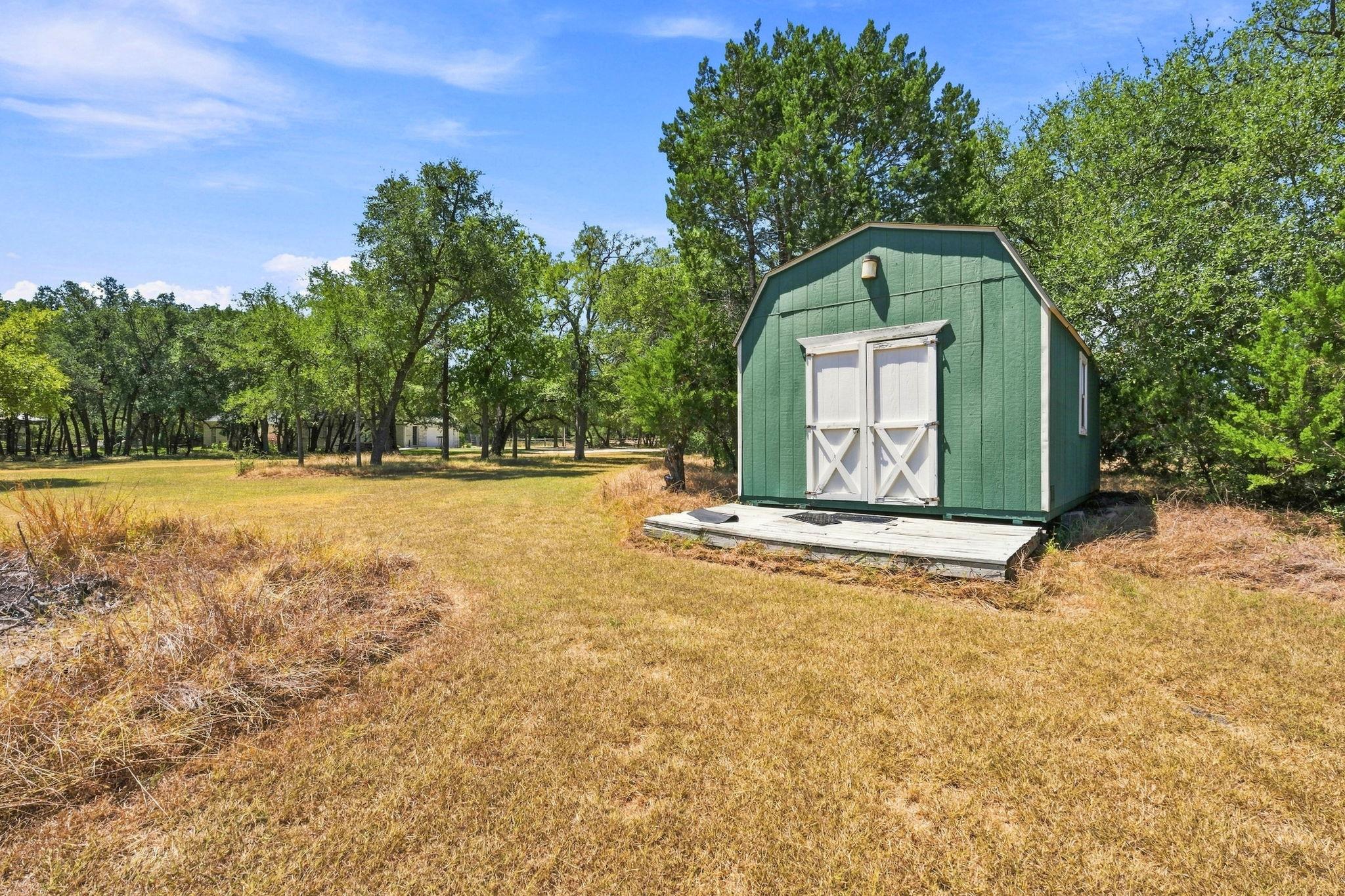 262 E Ridgewood RD