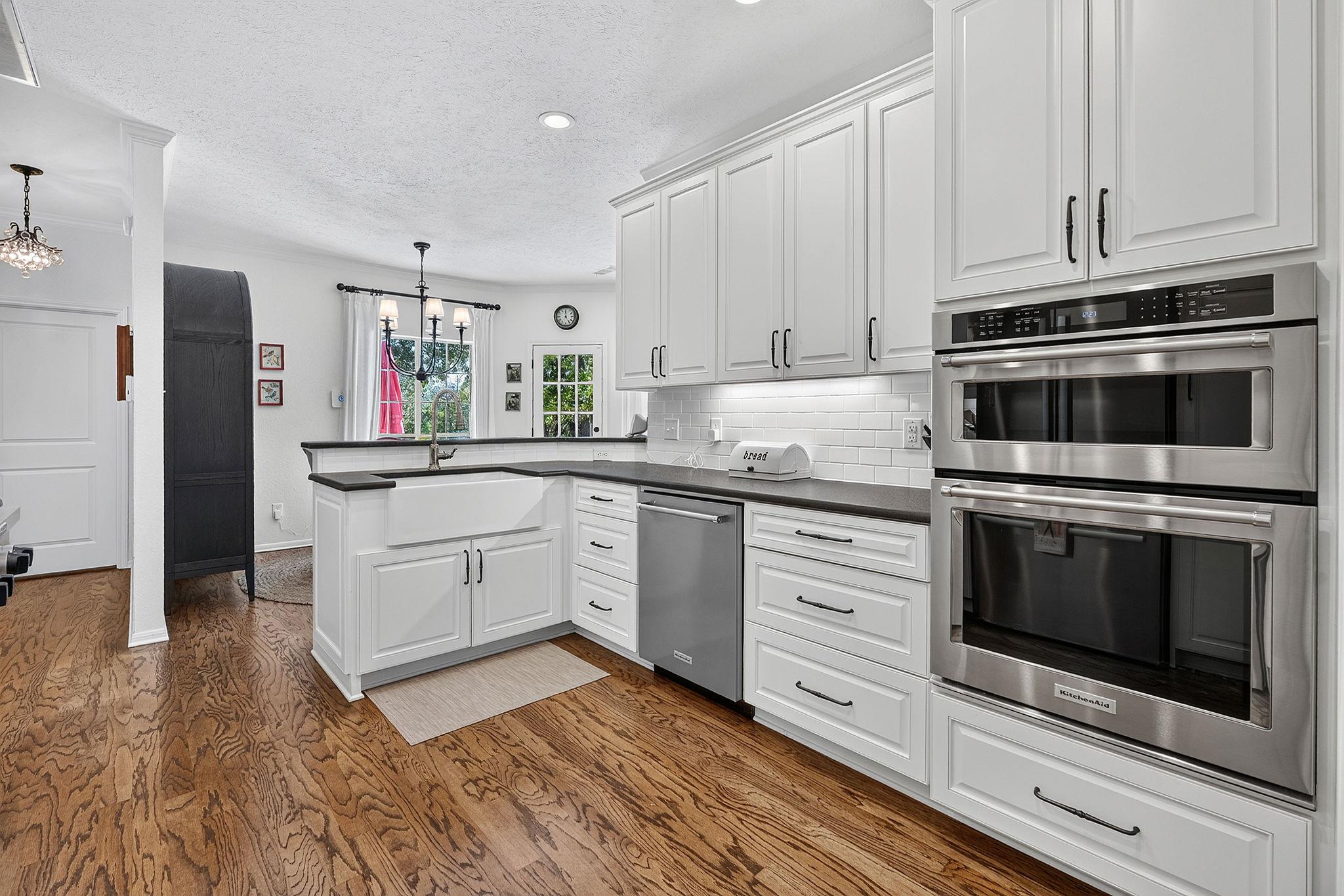 262 E Ridgewood RD