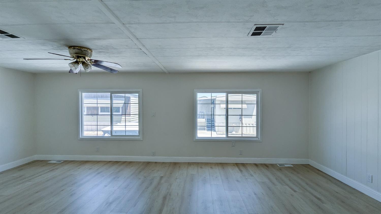 1830 E Yosemite Avenue 137