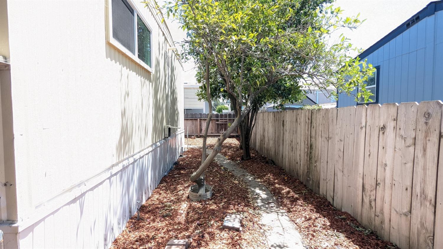 1830 E Yosemite Avenue 137