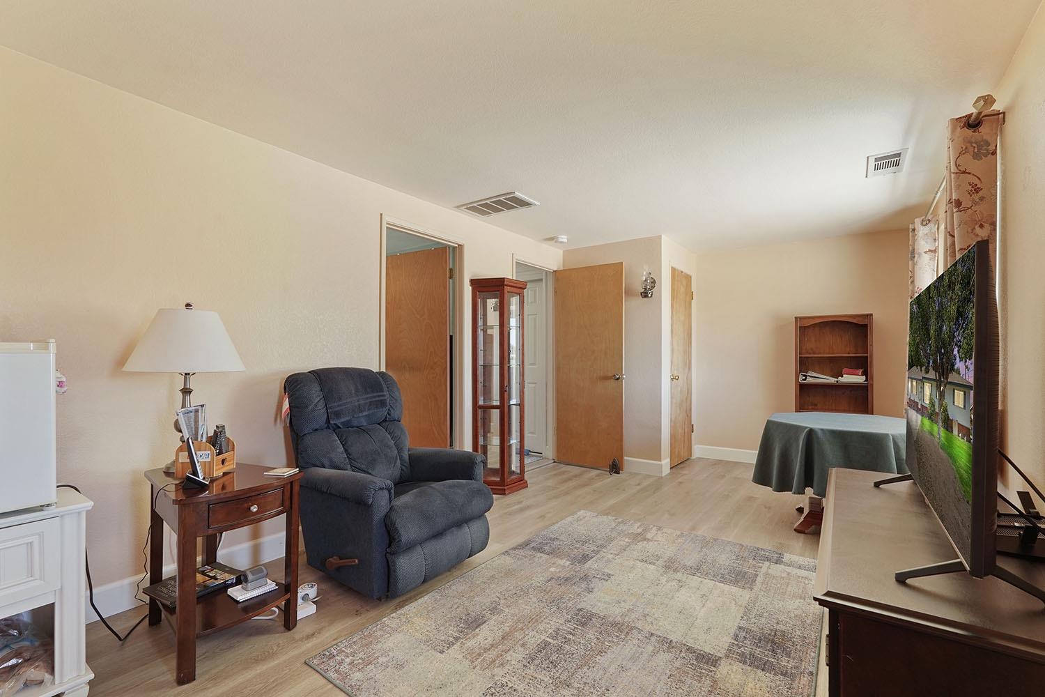 20915 Oleander Avenue