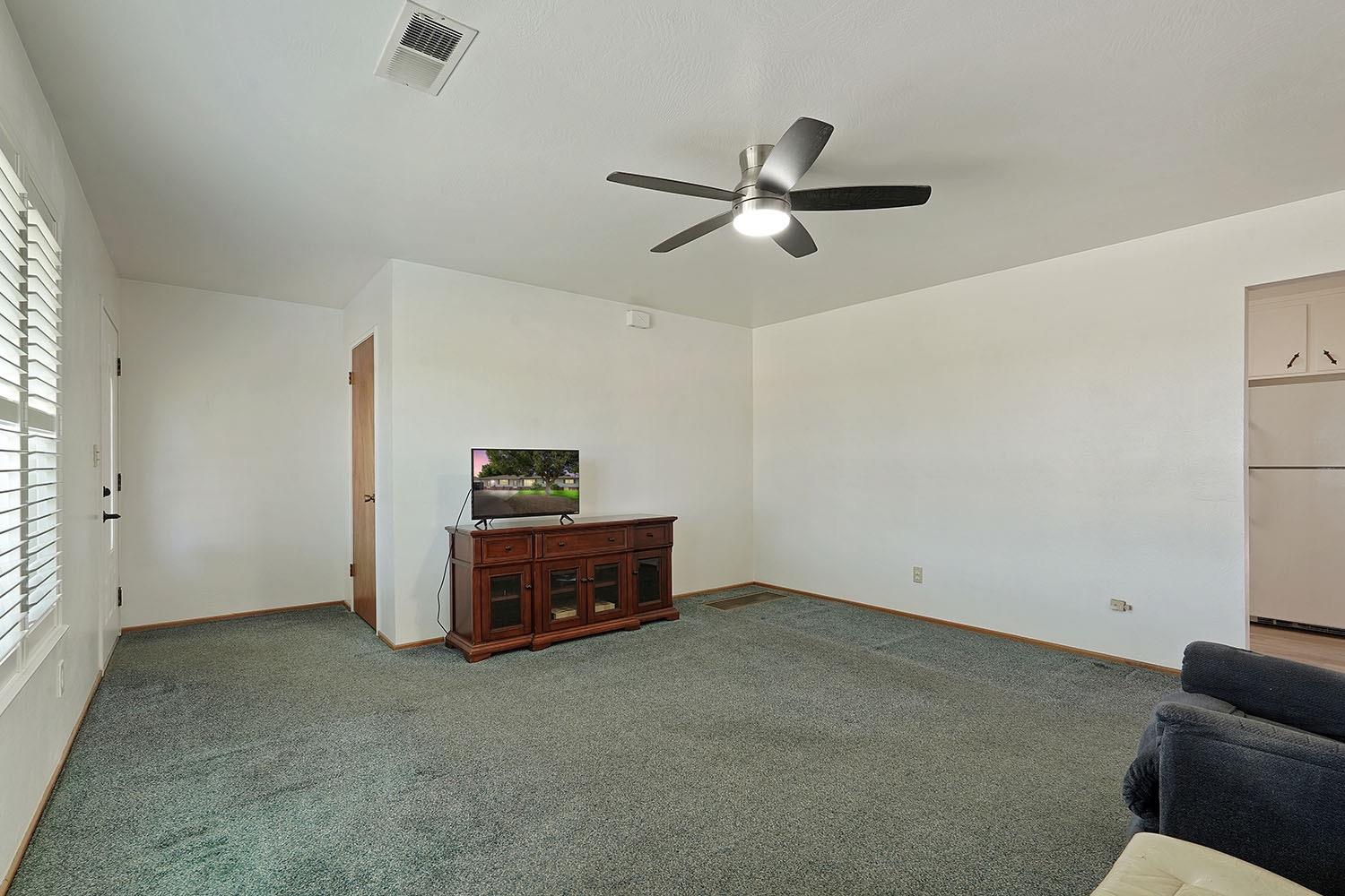 20915 Oleander Avenue