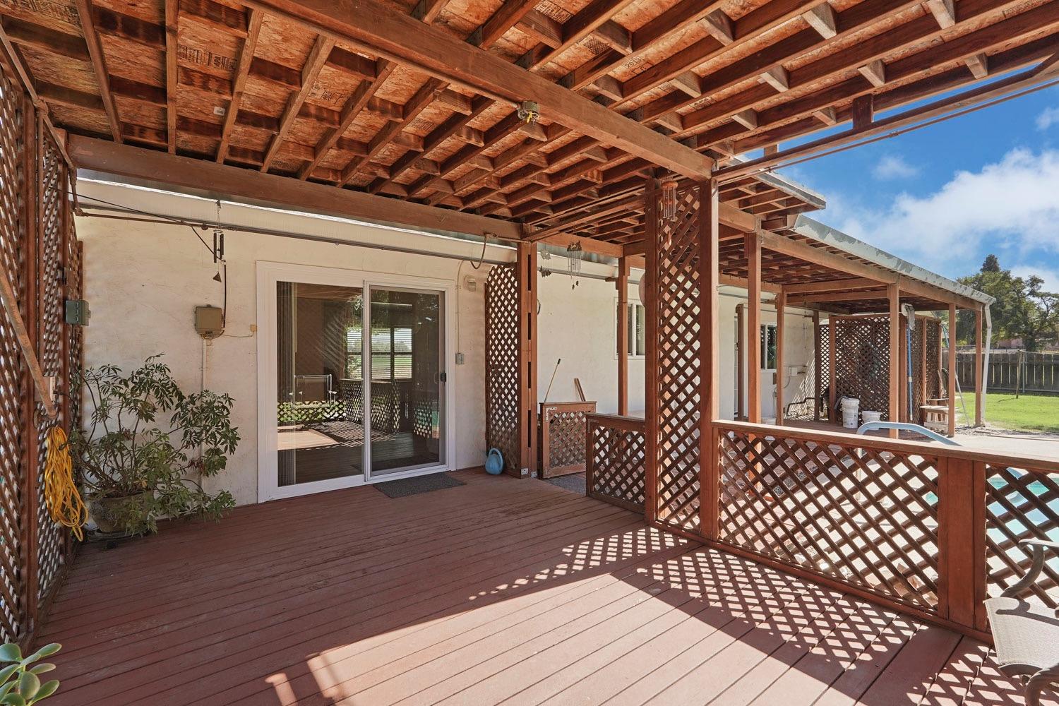 20915 Oleander Avenue