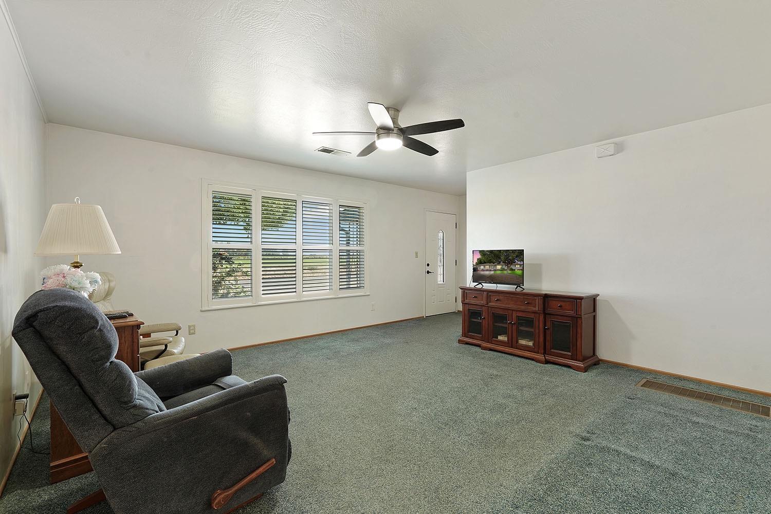 20915 Oleander Avenue