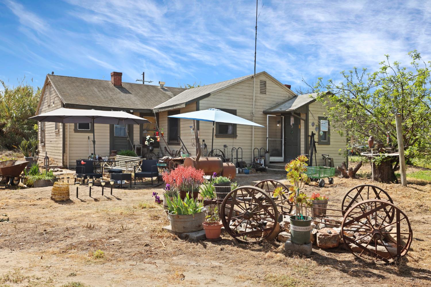 21398 Oleander Avenue