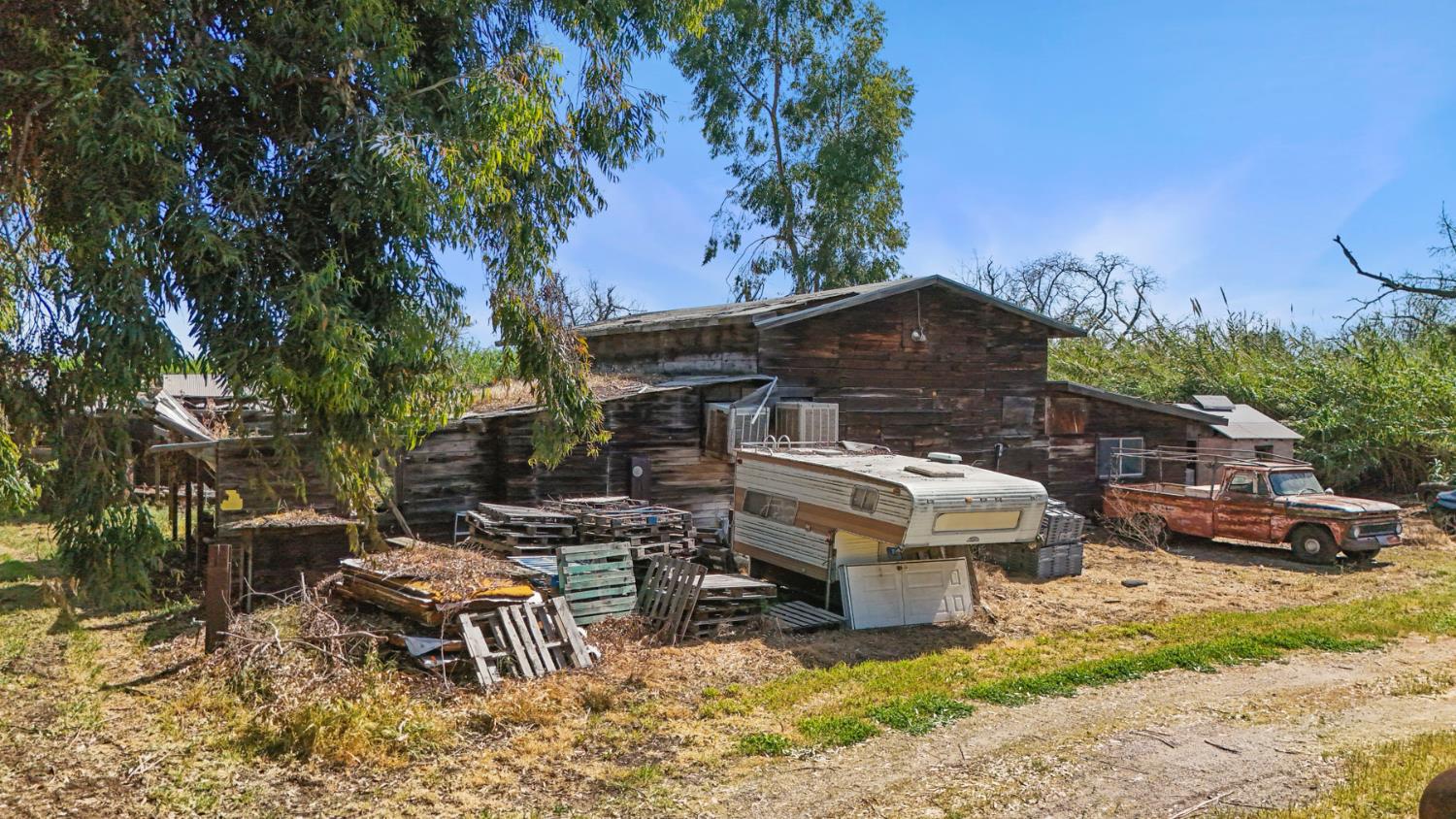 21398 Oleander Avenue