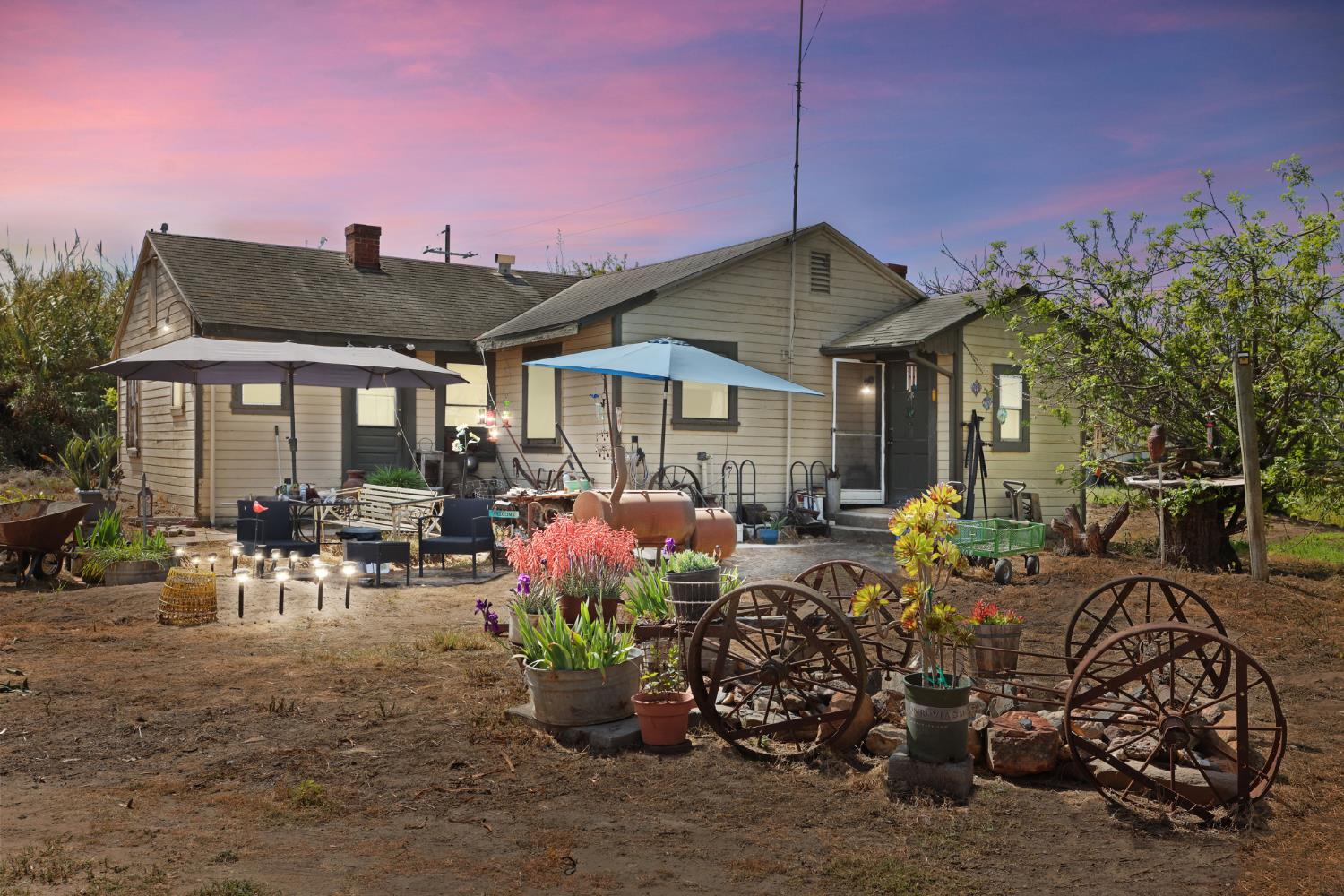 21398 Oleander Avenue