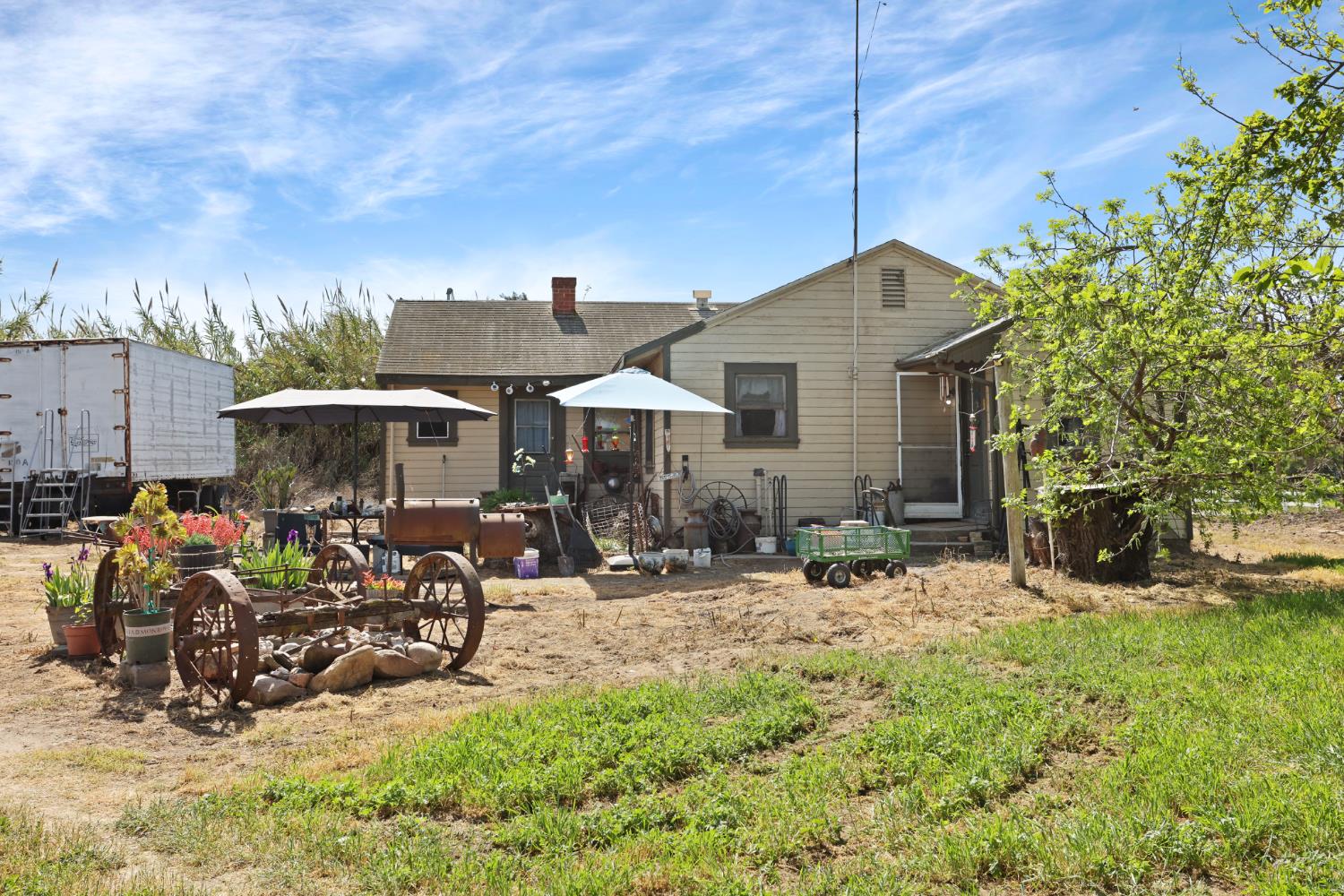 21398 Oleander Avenue