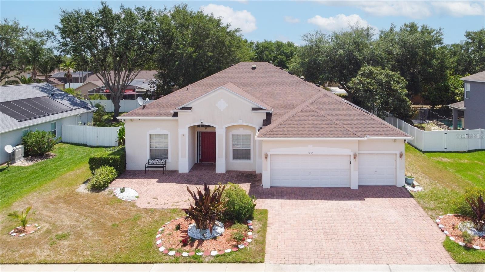 3237 NIGHT BREEZE LN