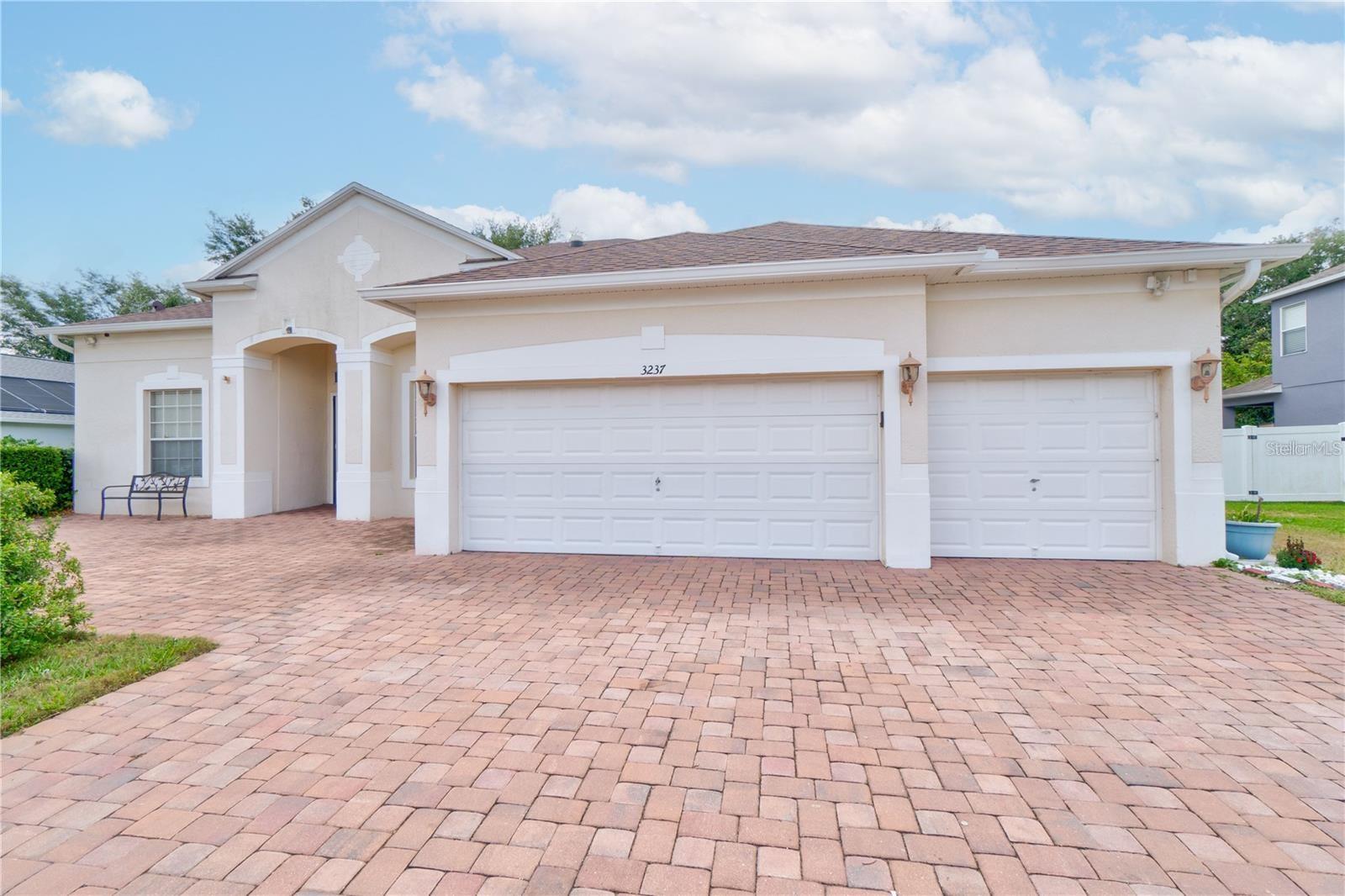 3237 NIGHT BREEZE LN