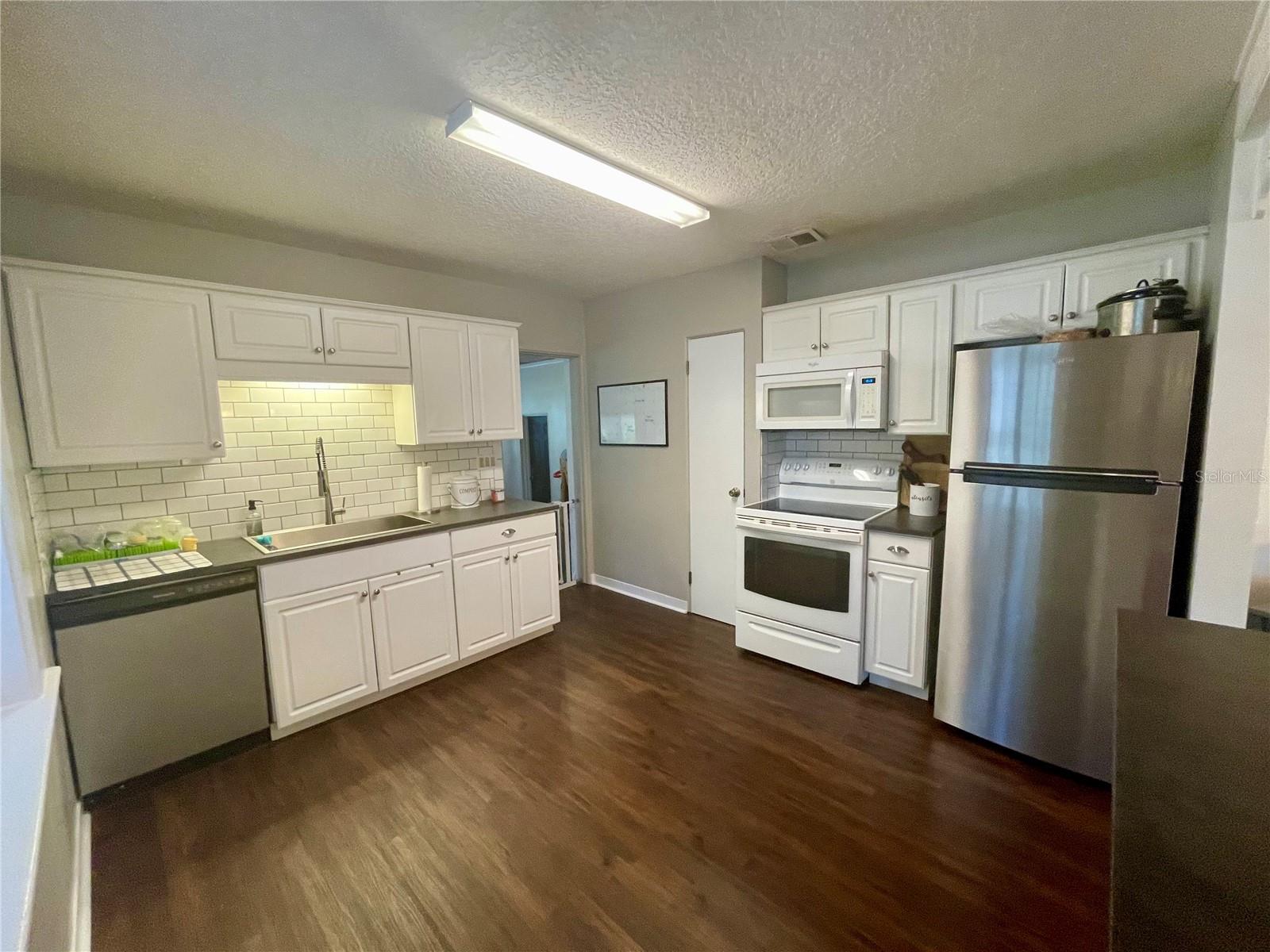 15 SMYRNA DR