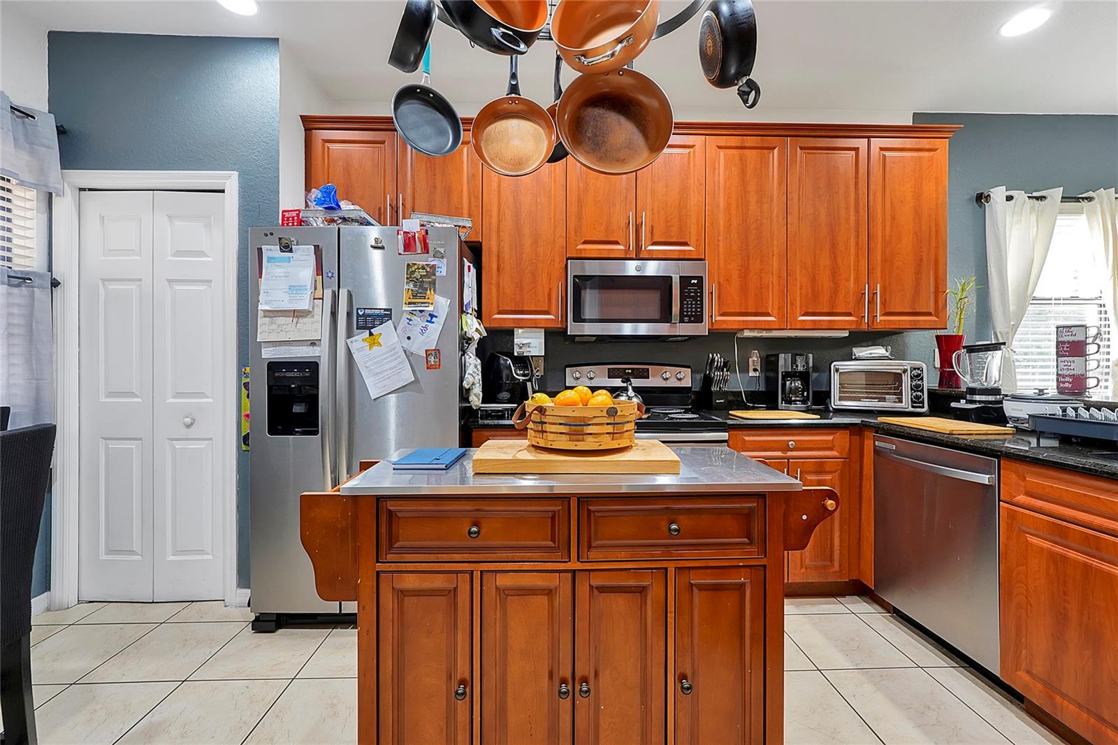 1378 PACIFIC RD