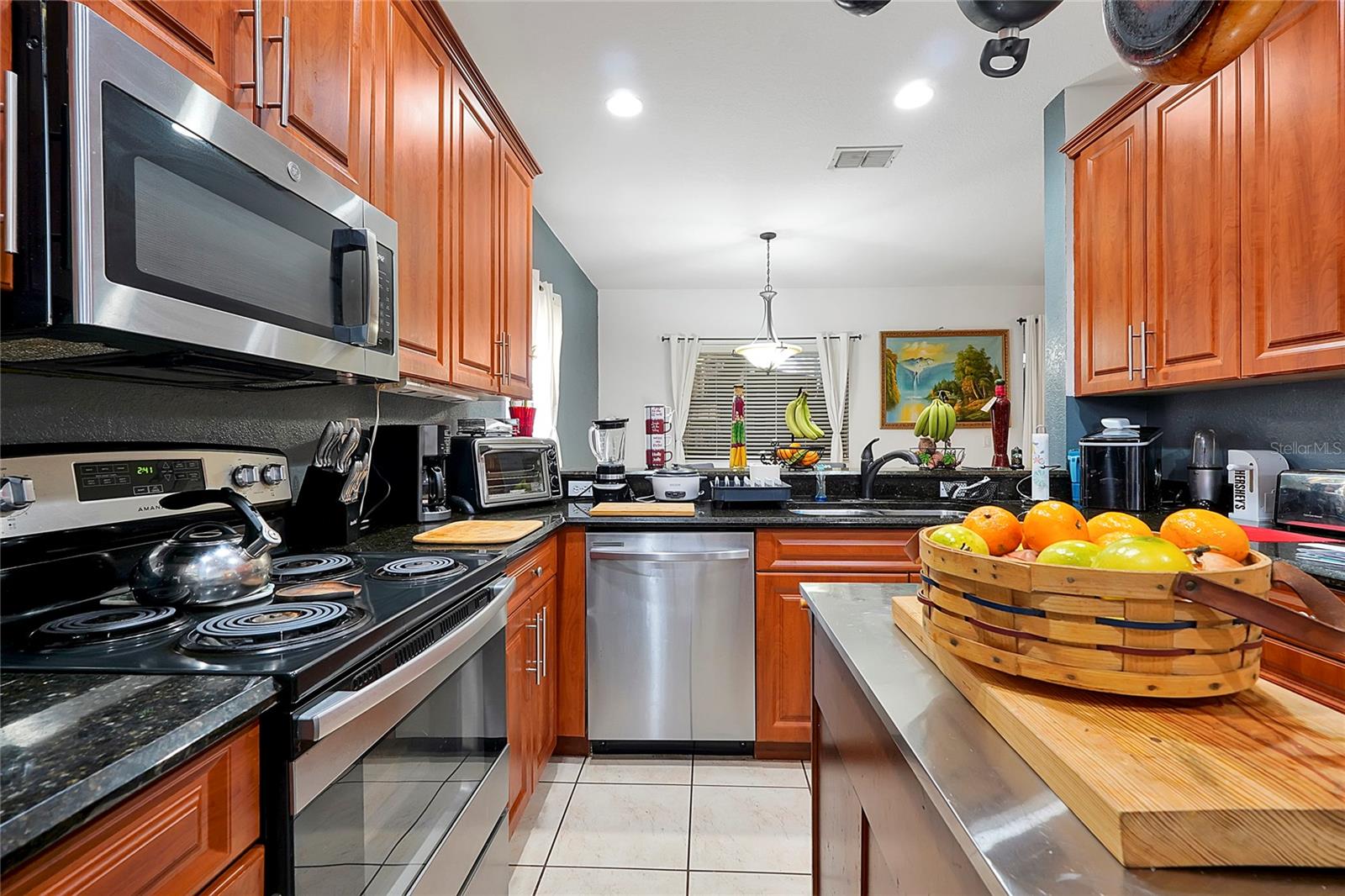 1378 PACIFIC RD