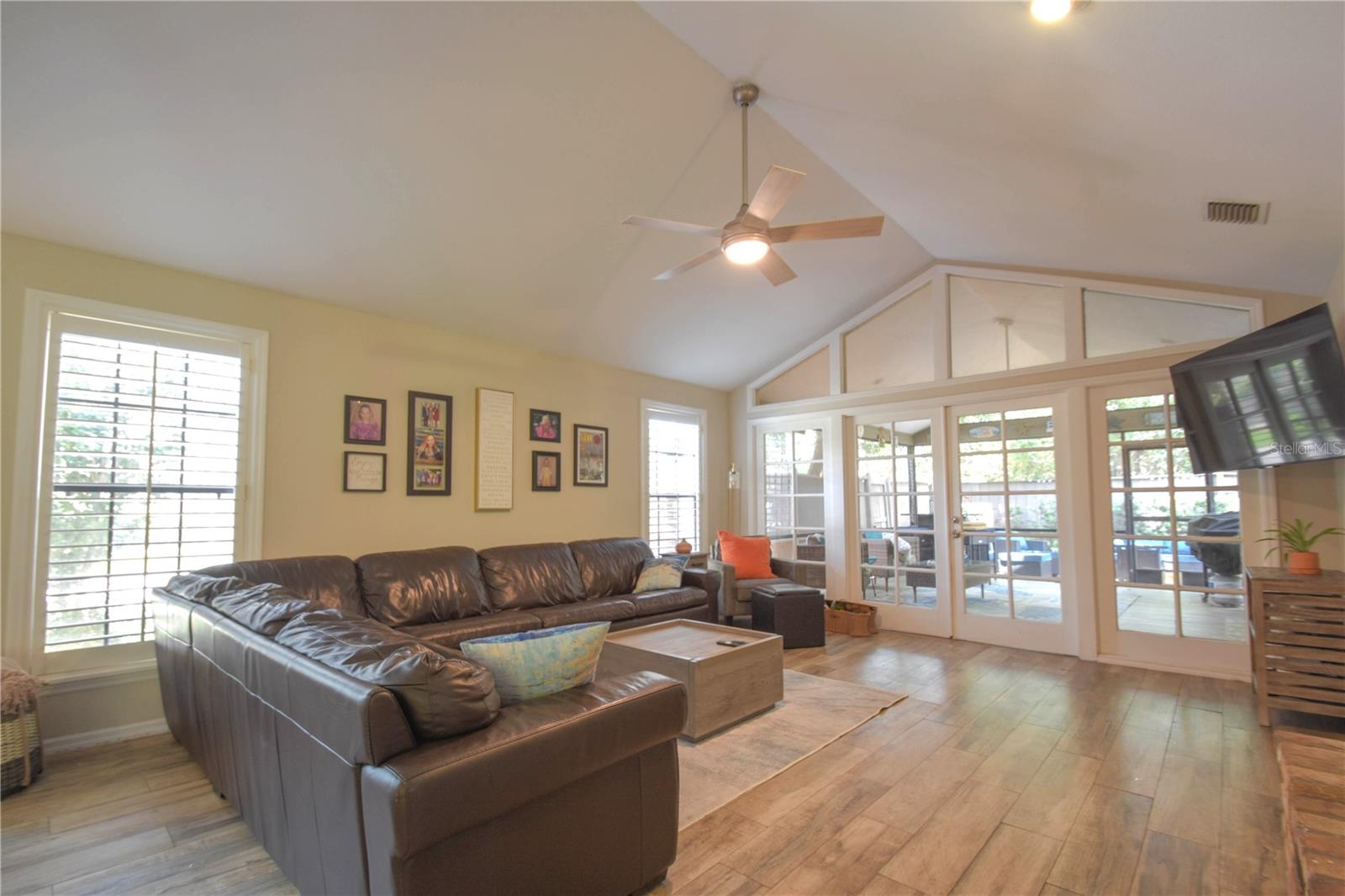 200 HUMMINGBIRD LN