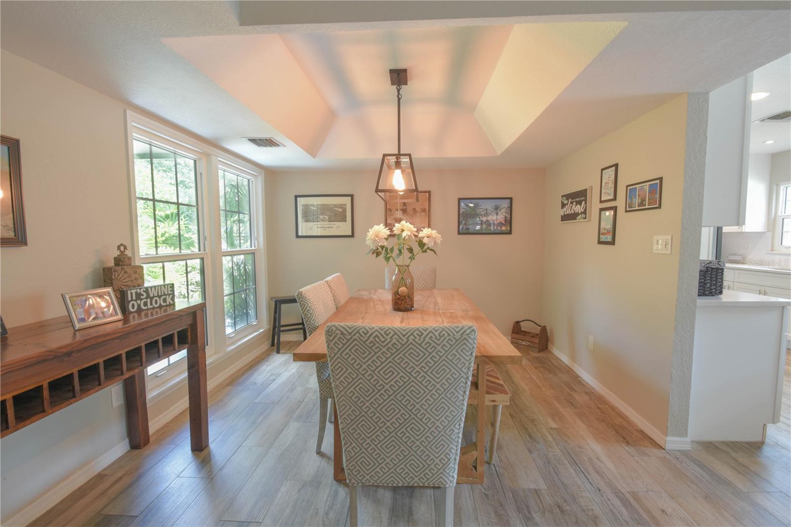 200 HUMMINGBIRD LN