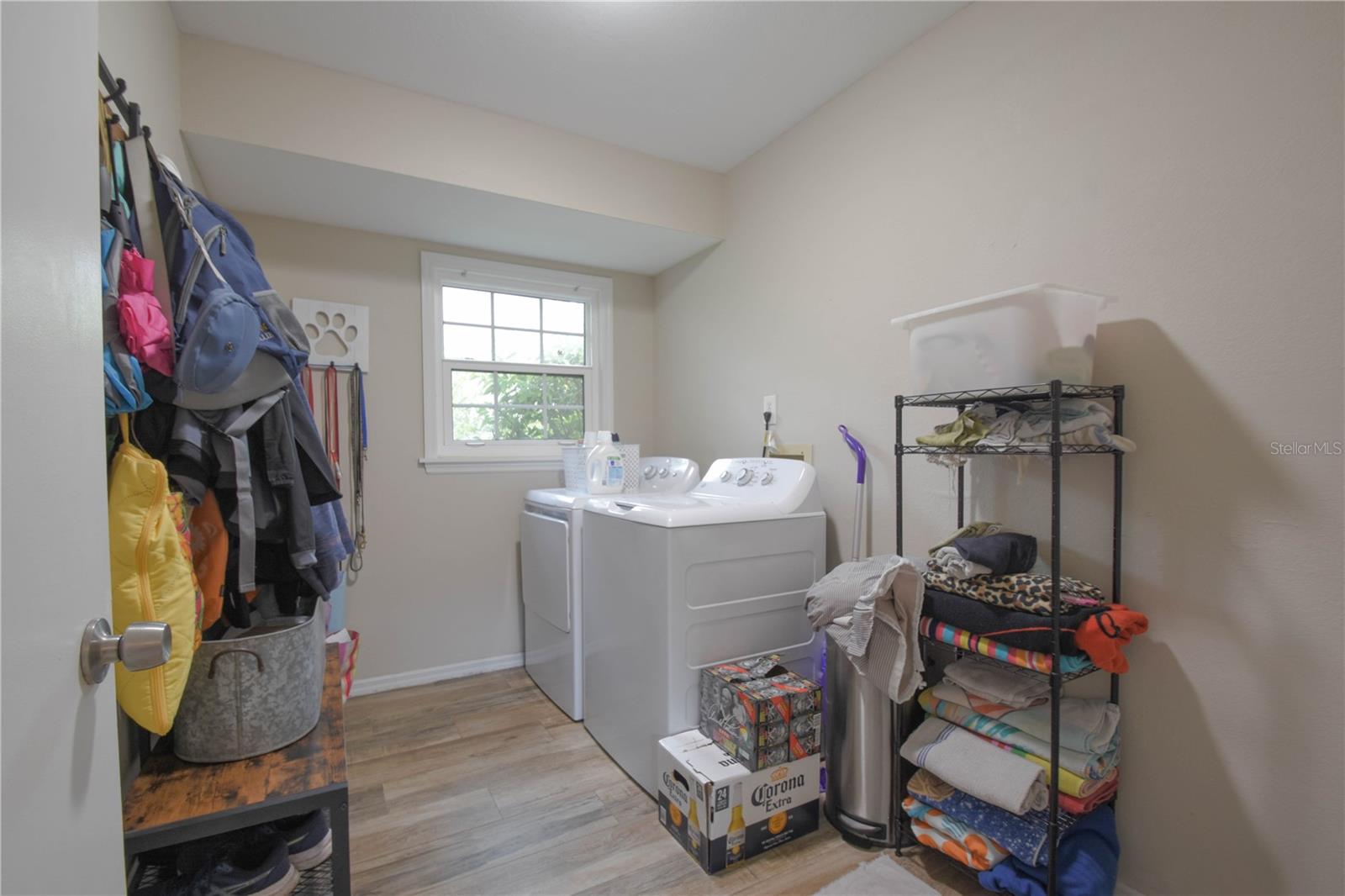 200 HUMMINGBIRD LN