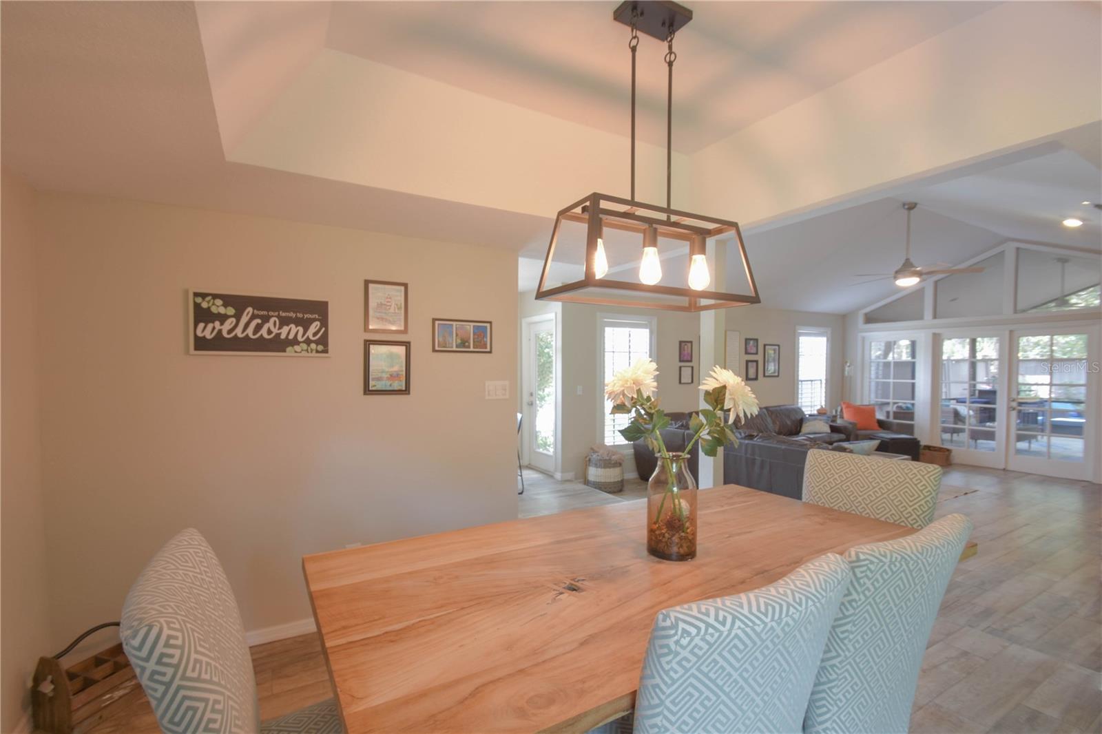 200 HUMMINGBIRD LN