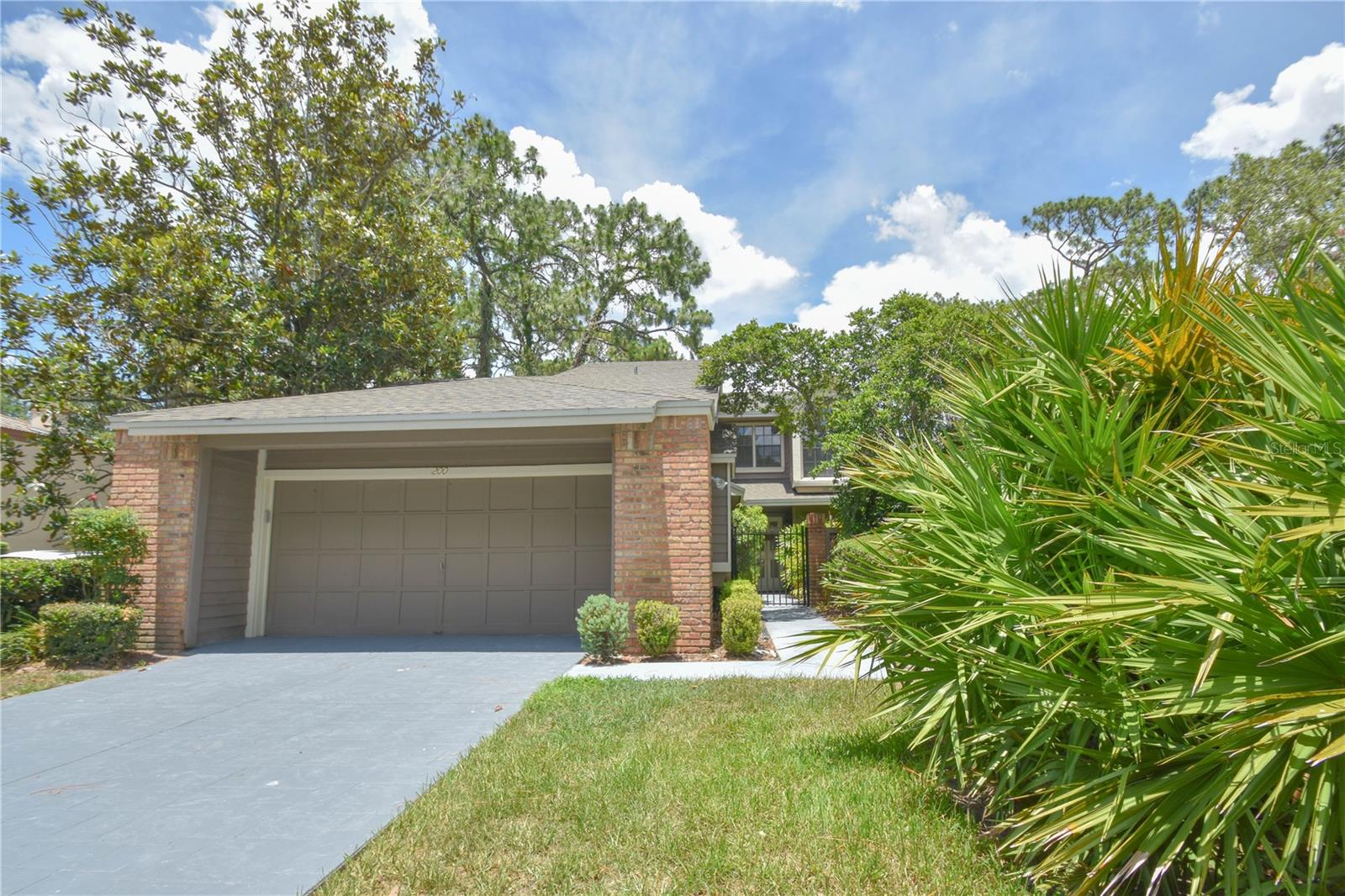 200 HUMMINGBIRD LN
