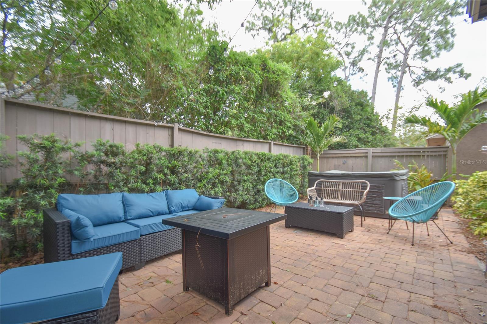 200 HUMMINGBIRD LN