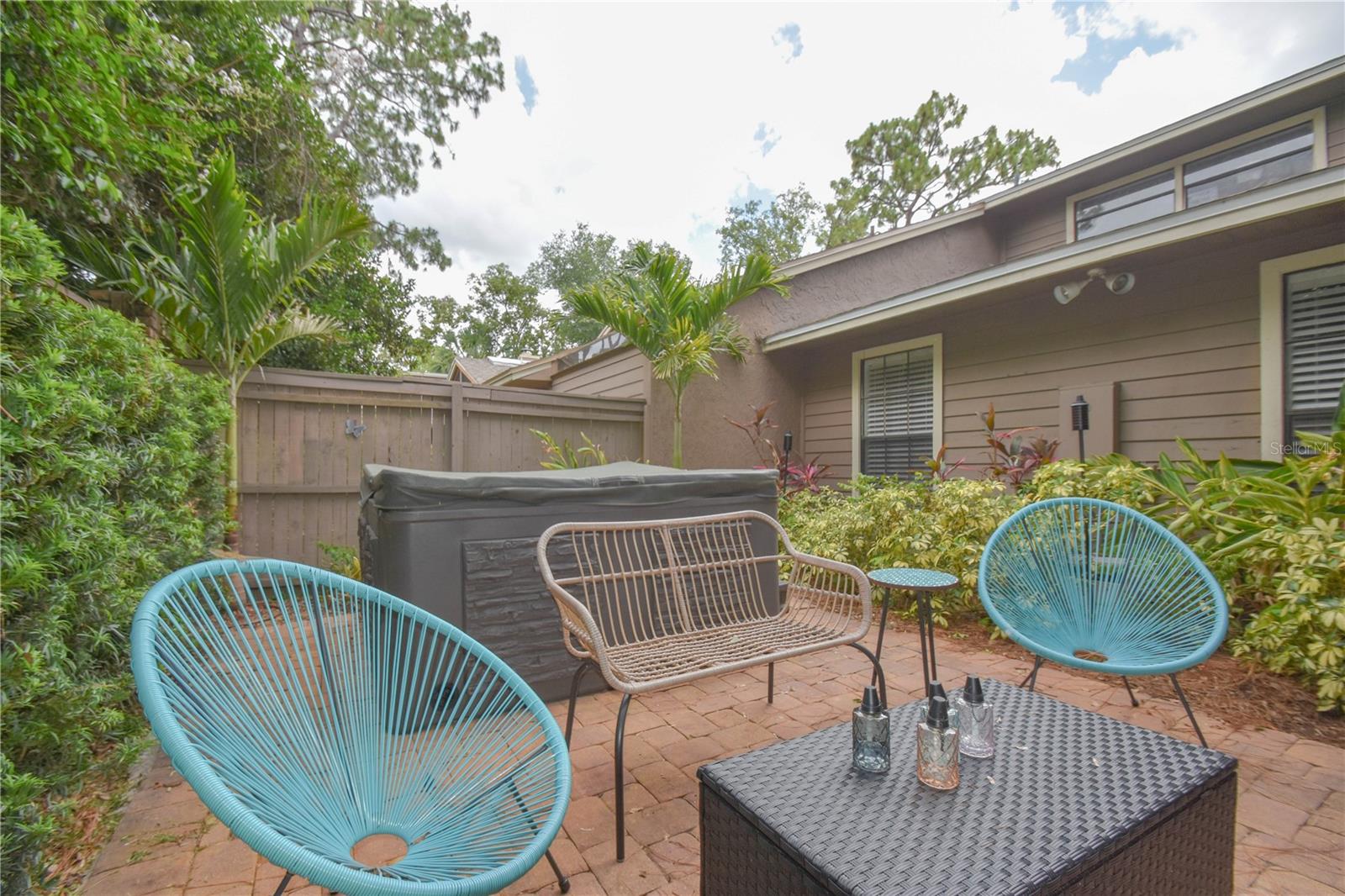 200 HUMMINGBIRD LN