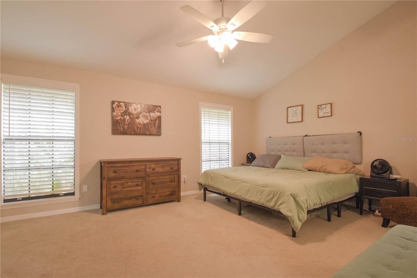 200 HUMMINGBIRD LN