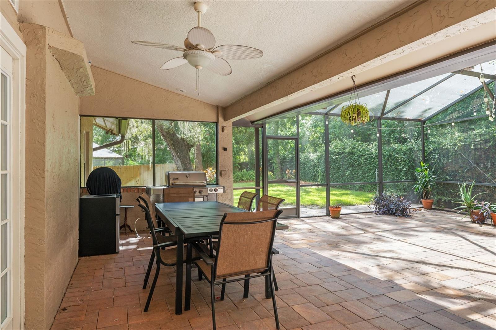 942 DEERWOOD LOOP