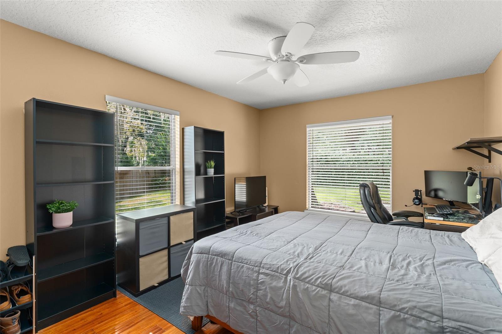 942 DEERWOOD LOOP