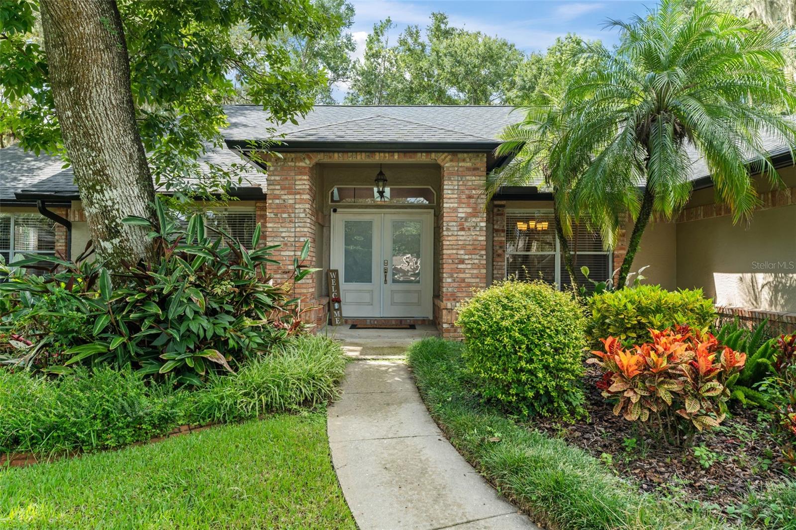 942 DEERWOOD LOOP
