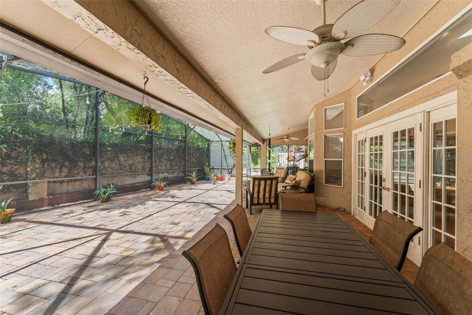 942 DEERWOOD LOOP