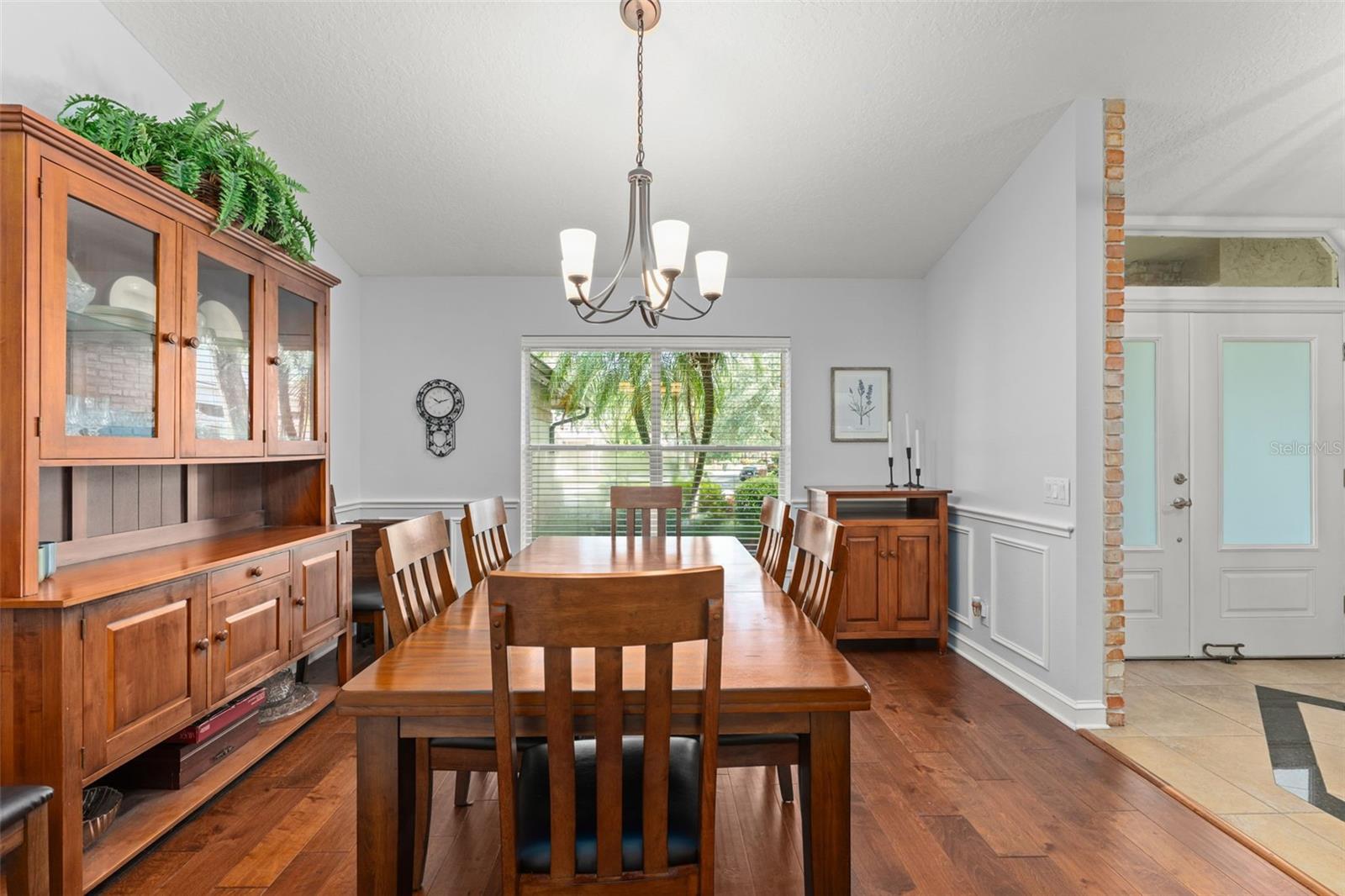 942 DEERWOOD LOOP
