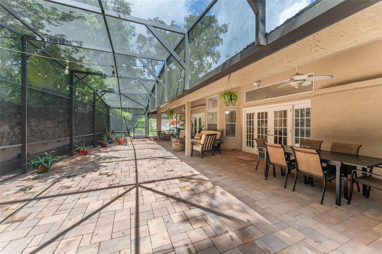 942 DEERWOOD LOOP