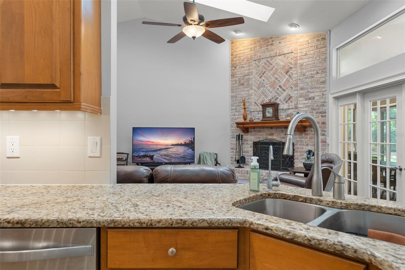 942 DEERWOOD LOOP