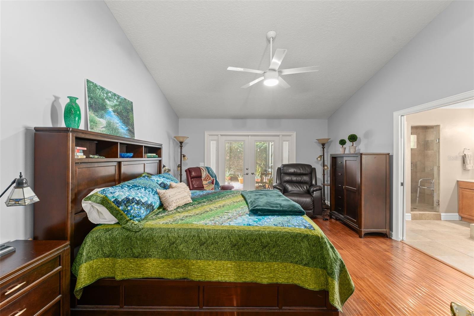 942 DEERWOOD LOOP