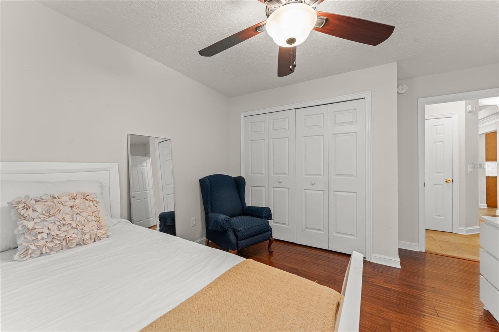 942 DEERWOOD LOOP